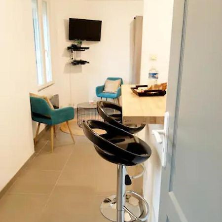 Апартаменты Le Petit Charmeur, Parking, Wifi, Gare Флер Экстерьер фото