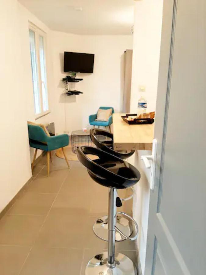 Апартаменты Le Petit Charmeur, Parking, Wifi, Gare Флер Экстерьер фото