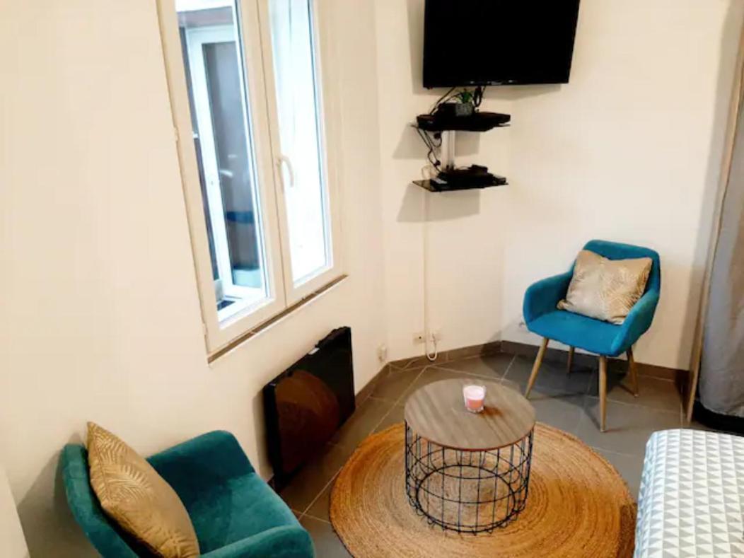 Апартаменты Le Petit Charmeur, Parking, Wifi, Gare Флер Экстерьер фото