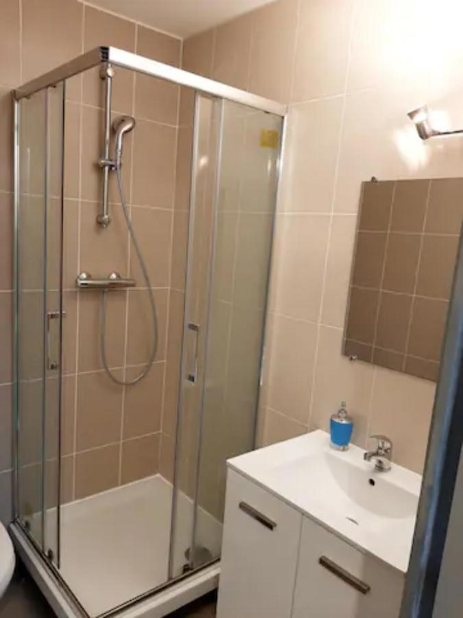 Апартаменты Le Petit Charmeur, Parking, Wifi, Gare Флер Экстерьер фото