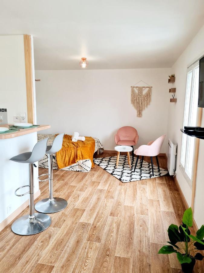 Апартаменты Le Petit Charmeur, Parking, Wifi, Gare Флер Экстерьер фото